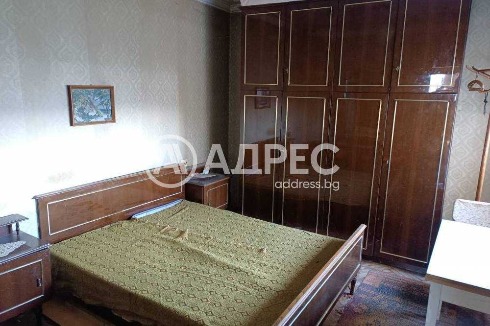 Продава се Тристаен апартамент в Разград, Център - 96 кв.м за 1146 €/кв.м - Снимка #2