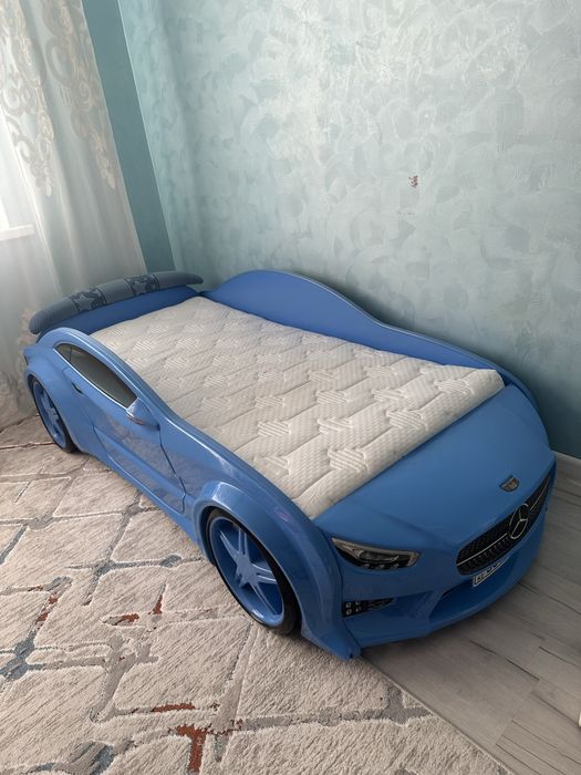 Продается машинка кровать