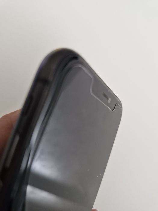 IPhone 11 + калъфи и протектори