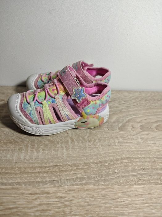 Sandale Skechers mărimea 23