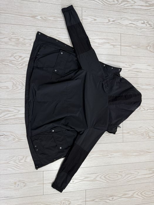 Куртка Pull & Bear с капюшоном.