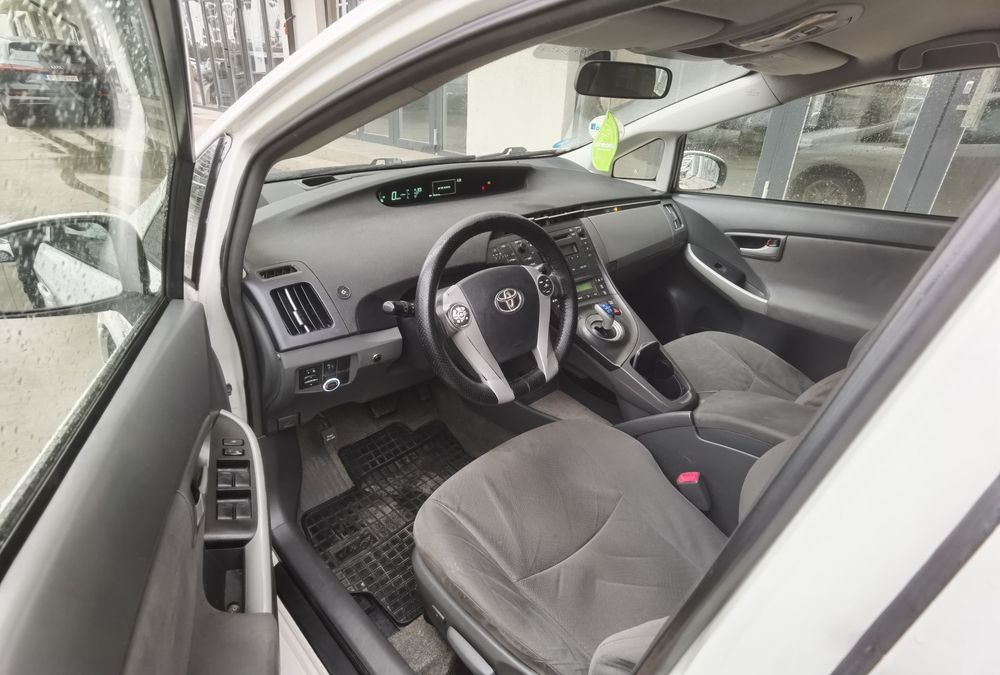 Toyota Prius automat din 07/2011 - Hybrid cu GPL montat recent !