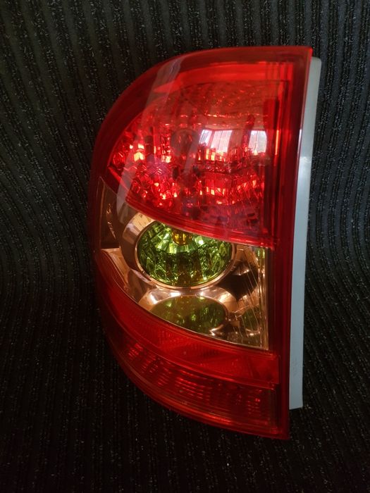 Оригинален ляв стоп Toyota Corolla E12 Комби Тойота Корола Е12