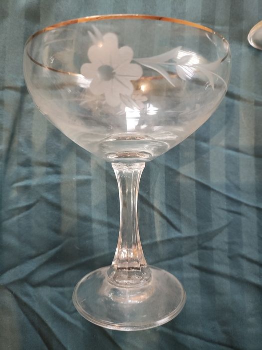 Чаши за коктейл 2 модела 8 броя