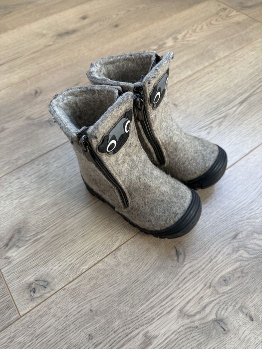Продам детские зимние сапоги