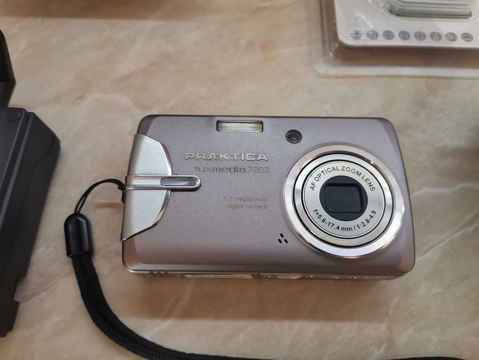 Фотоапарат Praktica luxmedia 7203 без батерия