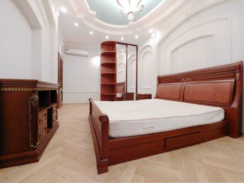 Дава се под наем Двустаен апартамент в София, Център - 65 кв.м за 433.5 € - Снимка #1