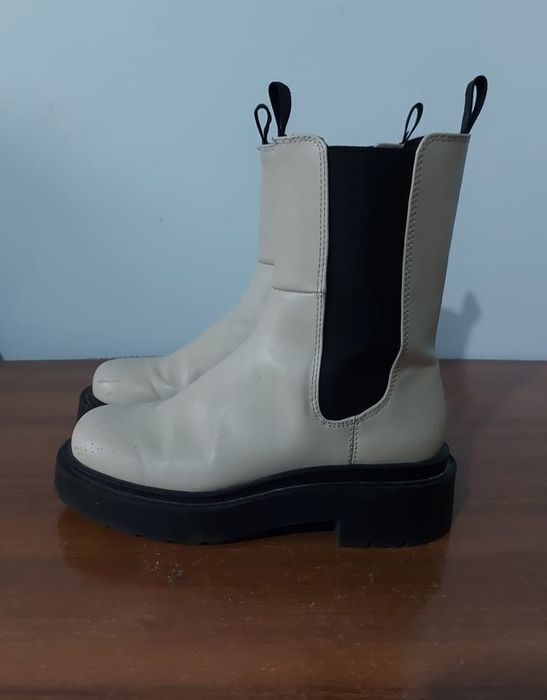 Продам куртку и обувь