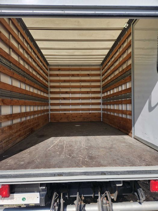 Бус с падащ борд под наем Варна от 50€