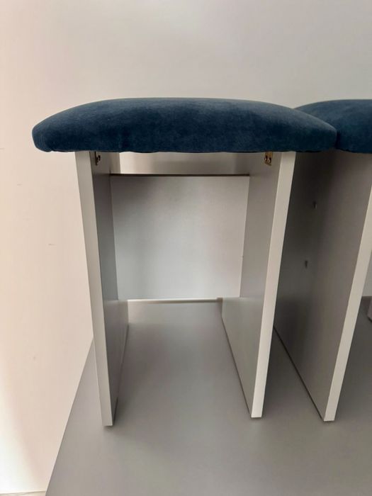 Стол со стульями