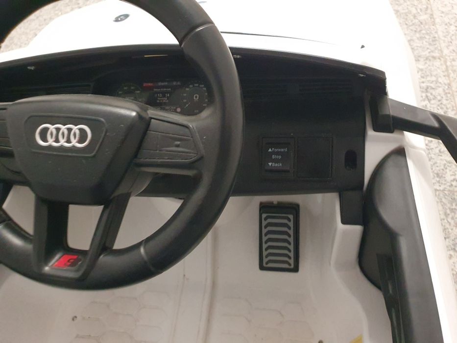 Masina electrica cu telecomanda