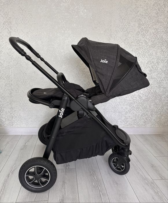 Продам коляску Joie