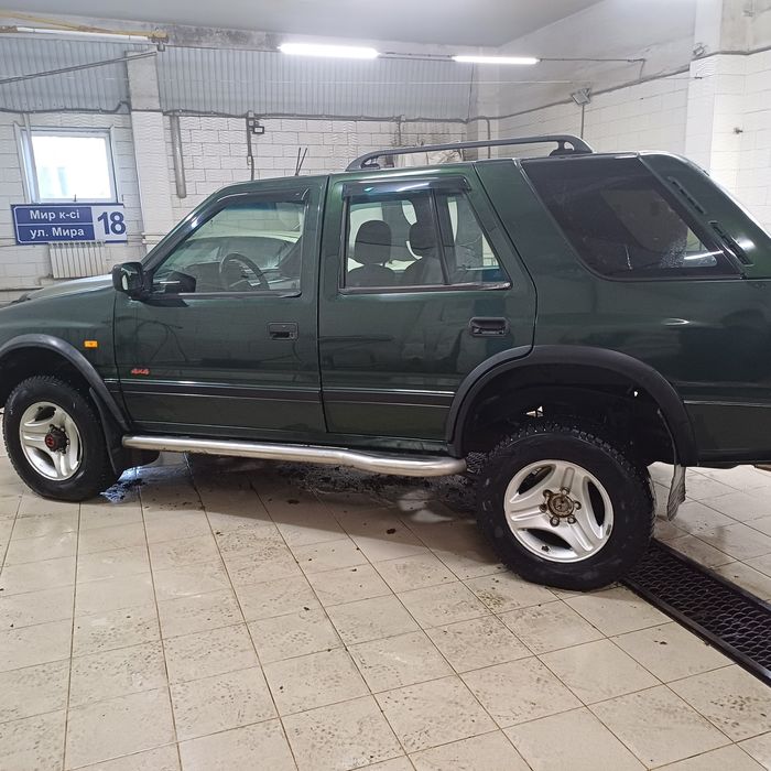 Продам OPEL FRONTERA 2.2 бензин