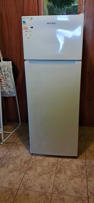 Frigider Arctic AD54240M30W, 223L - Stare Perfectă - Etaj 6 cu Lift - Titulescu