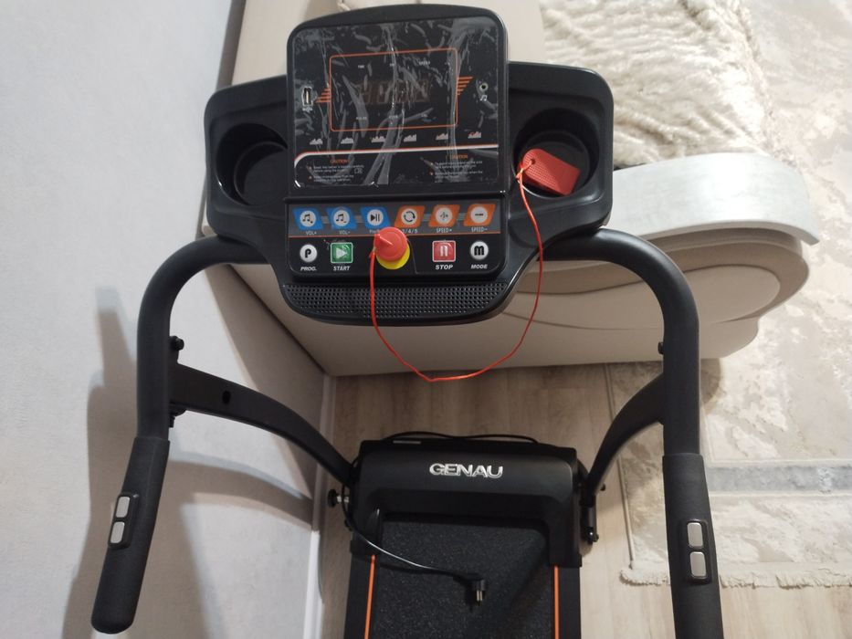 Беговая дорожка б/у, но новая