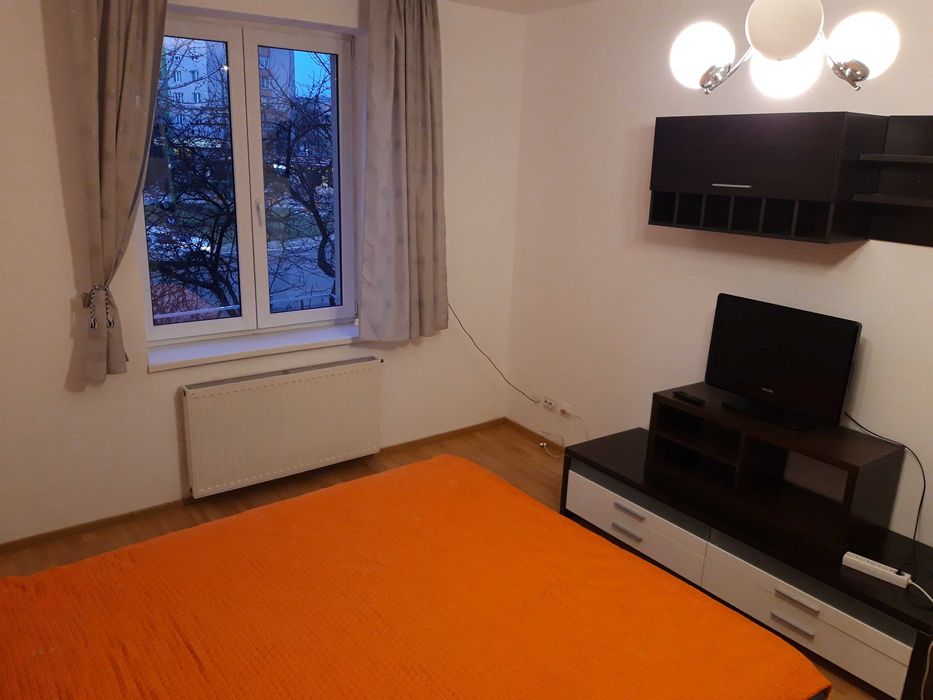 Proprietar, inchiriez garsoniera decomandata, 35 mp, str. Zizinului