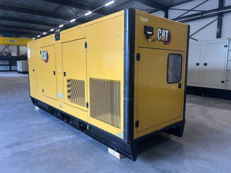 Generator Caterpillar industrial 400 kVA 500 kVA 600 kVA 800 kVA 1000 kVA pentru port nave santier naval uz 24h productie continua
