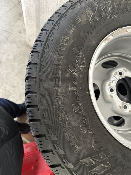 Продам резину 285/75/r16