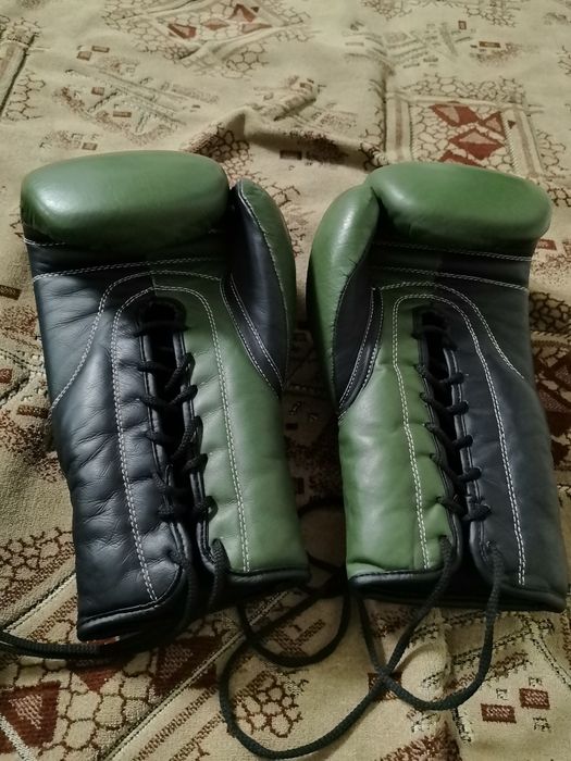 Боксеркие перчатки б/у
