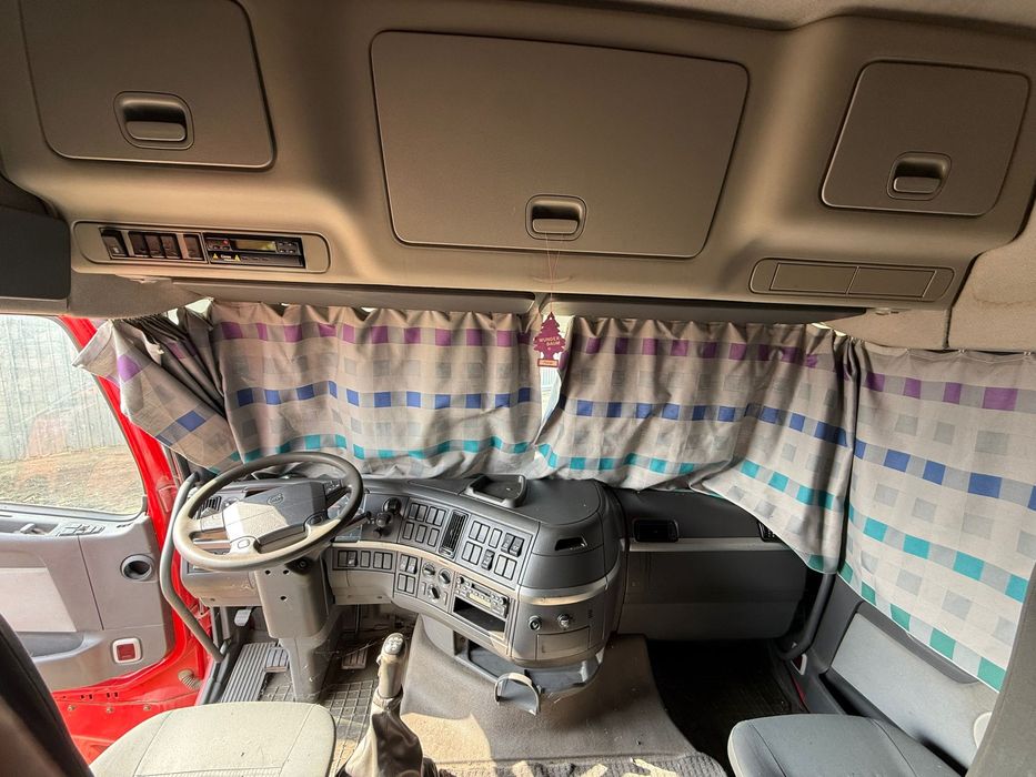 Dezmembrez 2 VOLVO FH12