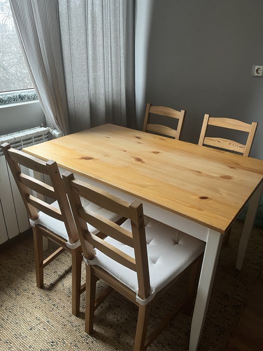 Трапезна маса с 4 стола