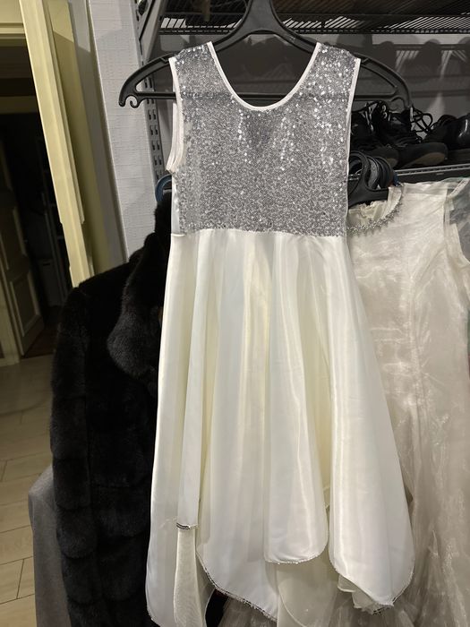 Платье нарядное для 8-10 лет