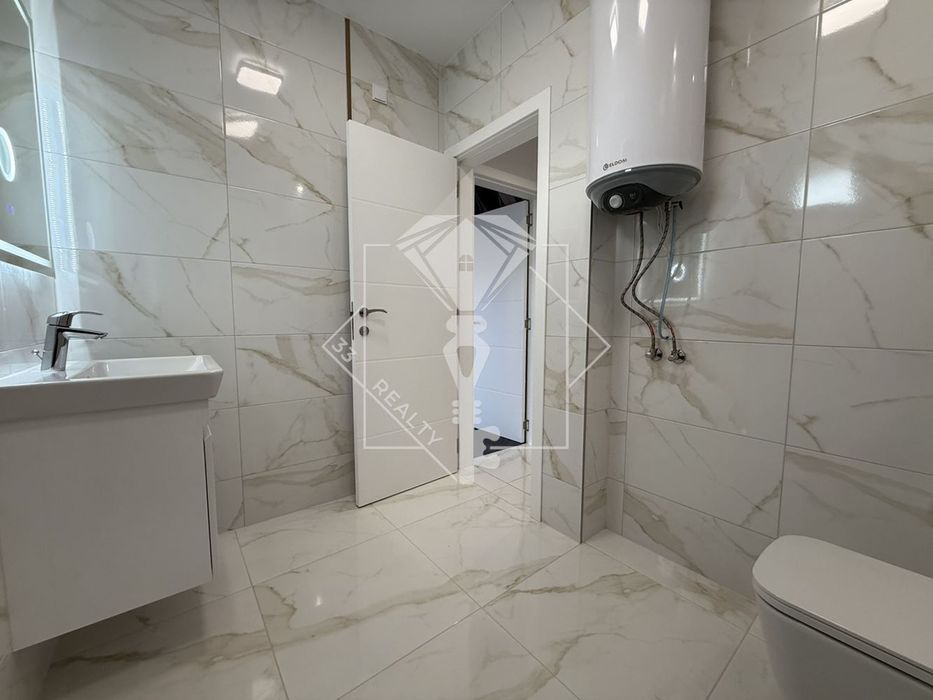 Продава се Тристаен апартамент в Пловдив, Остромила - 118 кв.м за 973 €/кв.м - Снимка #10