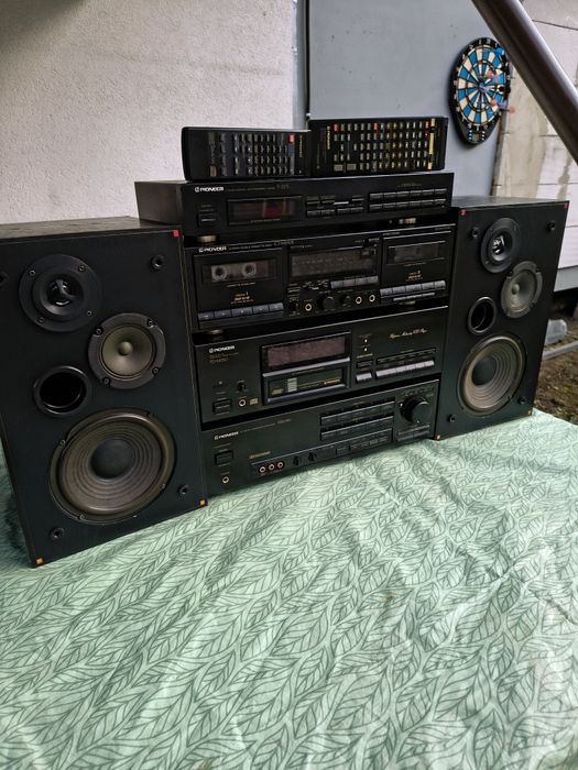 Linie Audio Pioneer cu Boxe