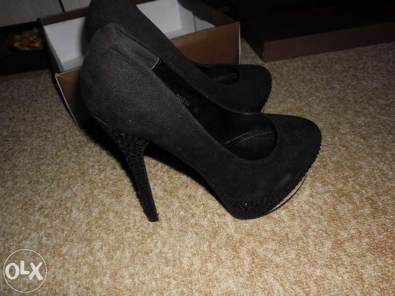 Намалям на 30лв. НОВИ! Страхотни обувки на висок ток