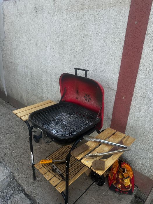 Vand Gratar Cu accesorii