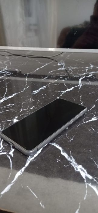 Samsung s21 plus в отличном состоянии