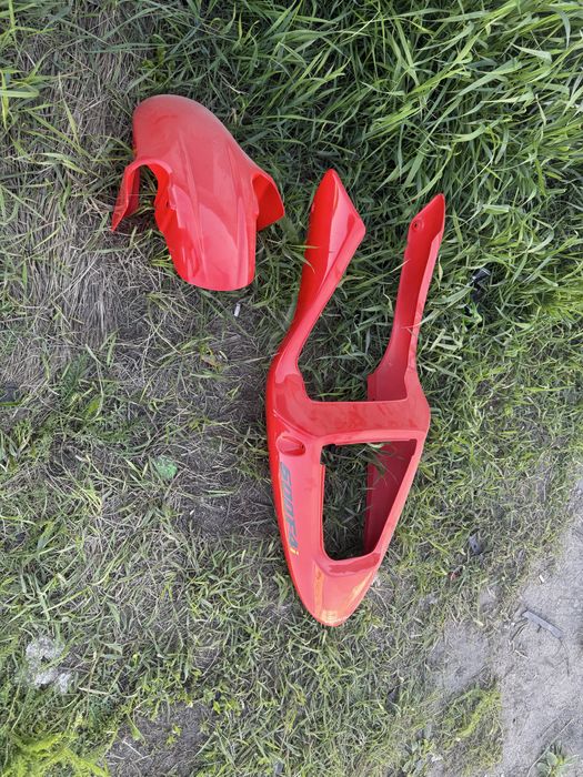 Продам пластик на мотоцик Honda CBR F4.