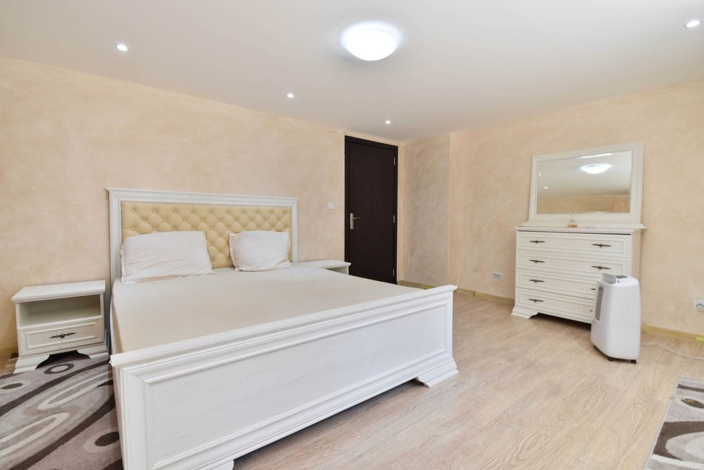 Дава се под наем Многостаен апартамент в София, Център - 120 кв.м за 995 € - Снимка #8