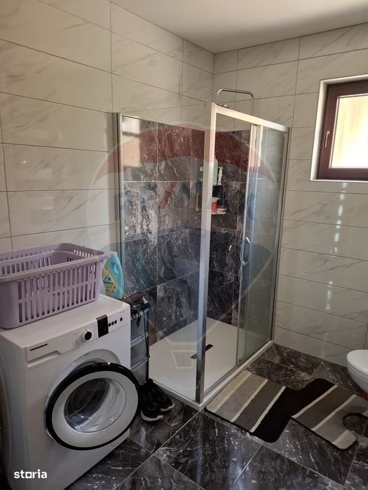 Casă / Vilă cu 5 camere de vânzare