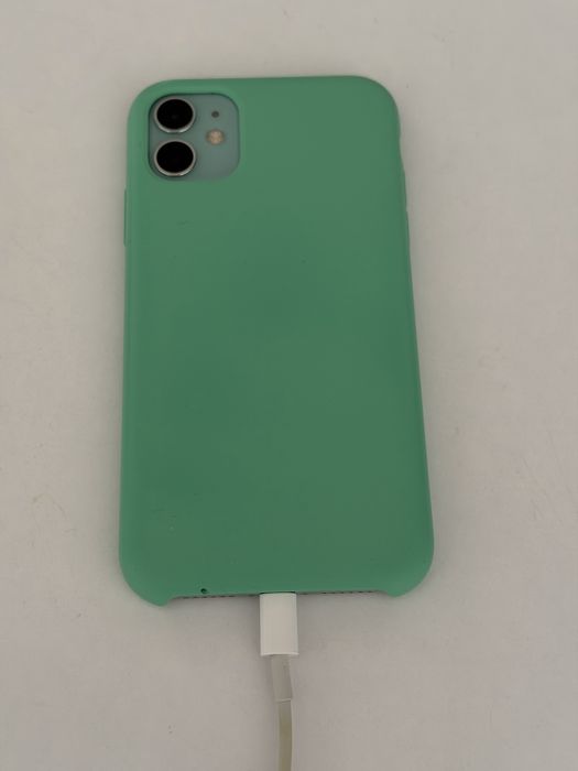 iPhone 11 culoare verde 64GB impecabil