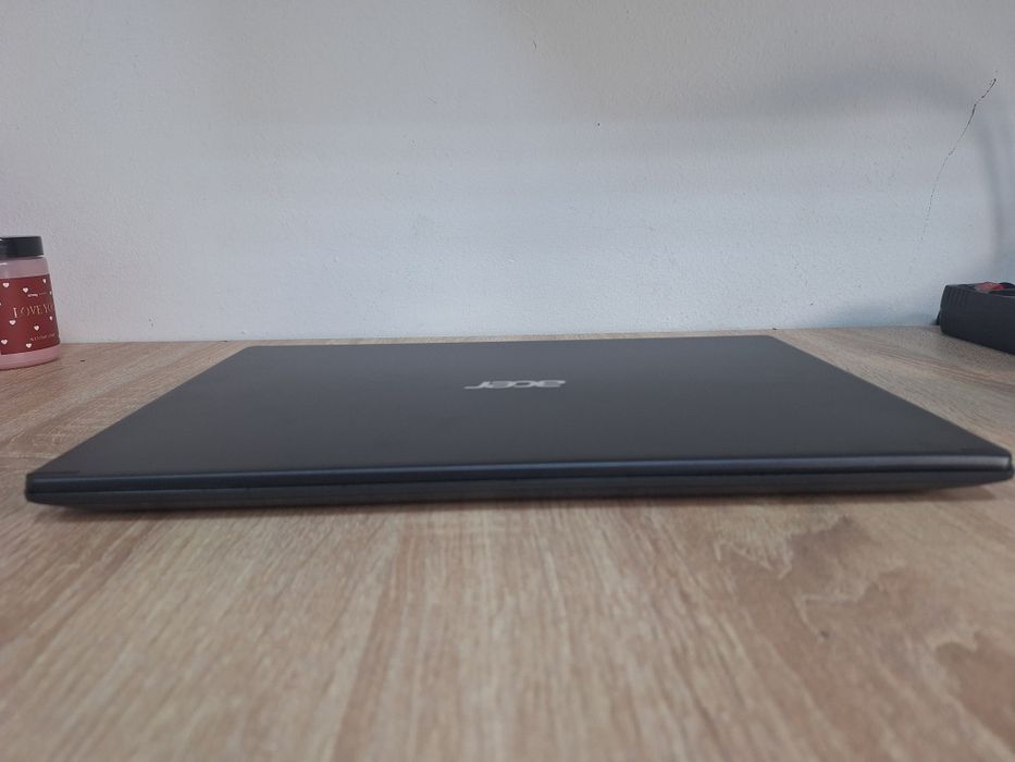 Laptop Acer Aspire 5 – Ryzen 3 5300U / 8GB RAM / Full HD / Stare Foarte Bună