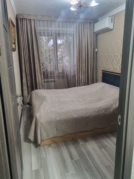 Продаётся 3х комнатная квартира возле метро БИЙ.