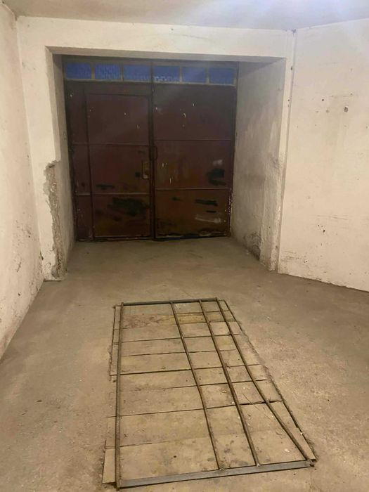 Дава се под наем Гараж / Паркомясто в Бургас, Възраждане - 15 кв.м за 103.53 € - Снимка #1