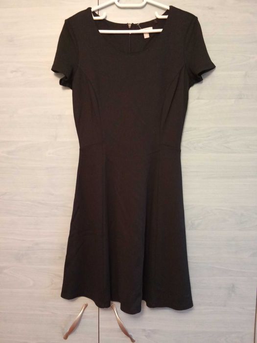 Vand 3 rochite negre potrivite pentru marimea M - 15 LEI/bucata