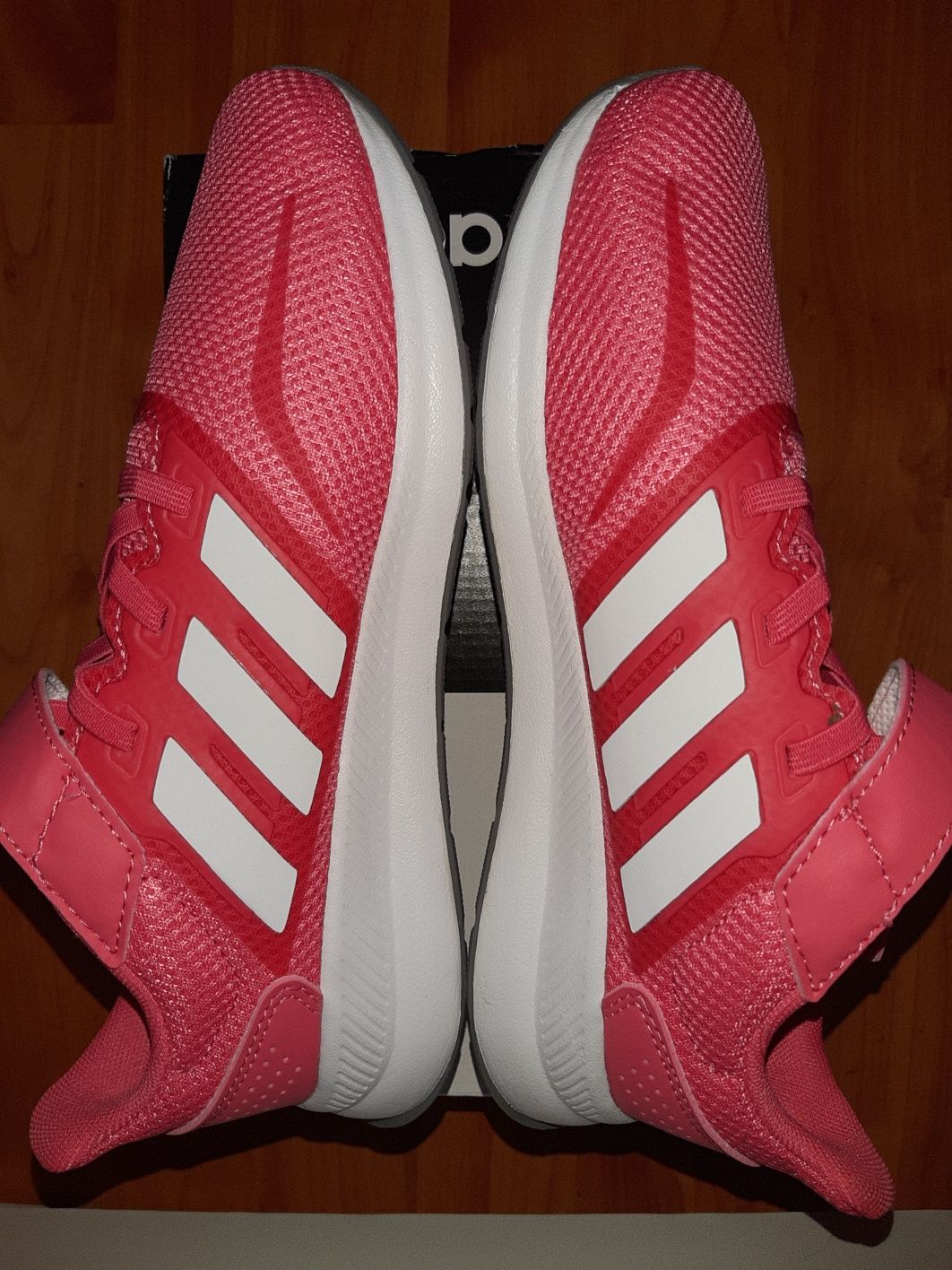 Adidasi Adidas nr 35 noi Arad OLX.ro