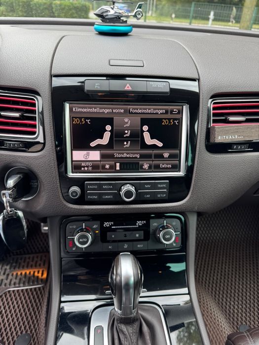 VOLKSWAGEN Touareg 2011 — imagine 5