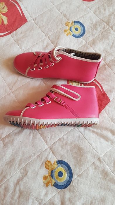 ботинки розовые.