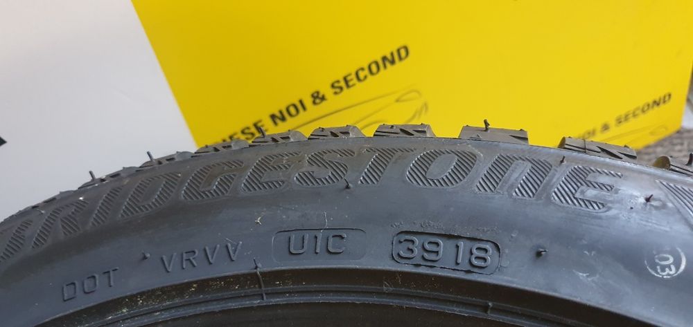 235 45 18 iarna Bridgestone Blizzak LM 001, noi
