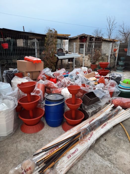 Vand ghivece si jardiniere