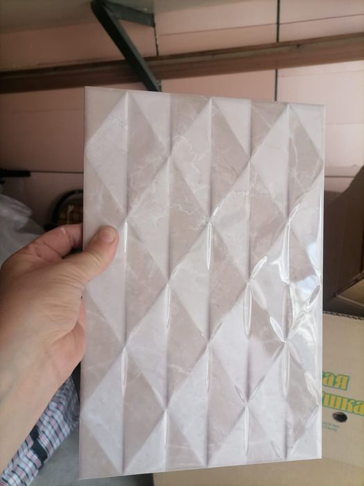 Продам плитку керамическую.