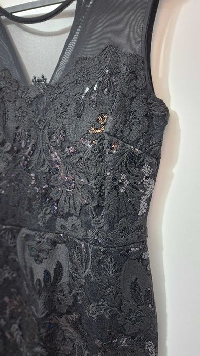 JW Jessica Wright  дантелена с V-деколте и прозрачна горна част EU 40