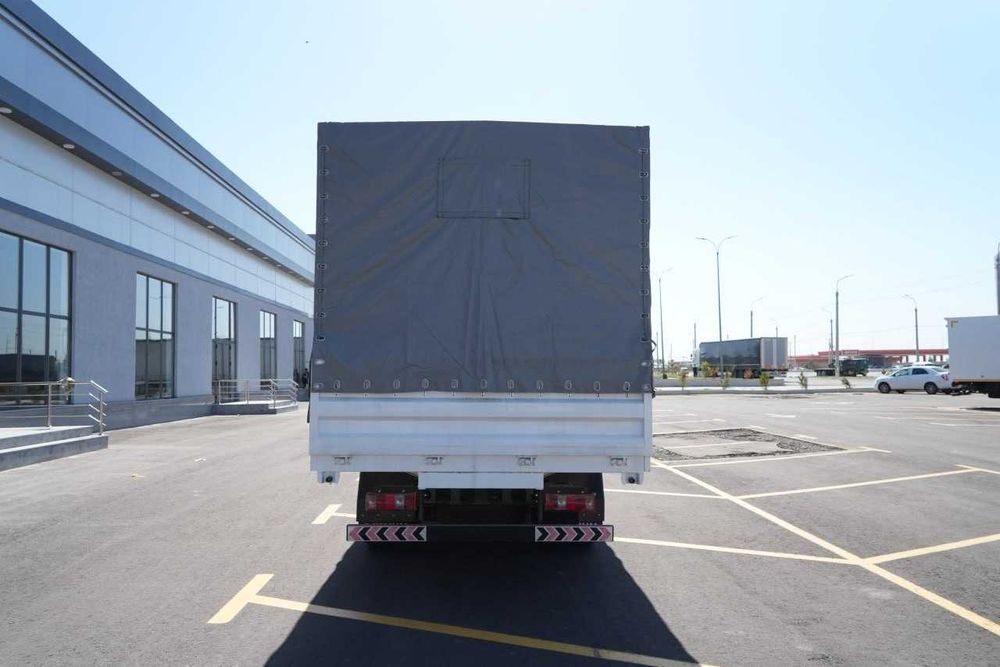 Tentli bortli yuk mashinasi FAW Tiger VR