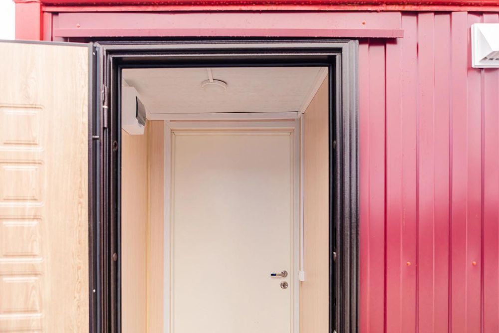 Жилой контейнер , утеплённый контейнер, бытовка