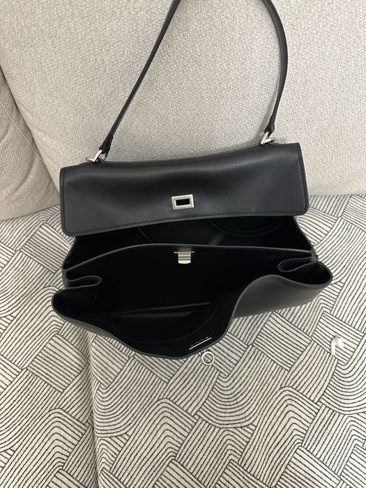 Продам сумку Balenziaga rodeo