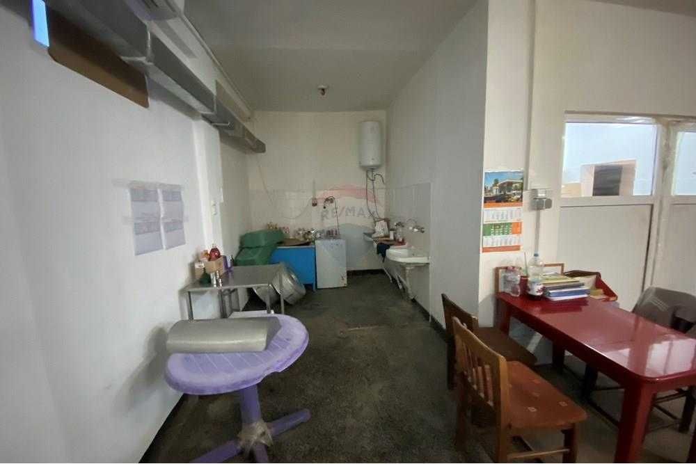 Продава се Промишлена сграда в Разград, Бели Лом - 1015 кв.м за 201 €/кв.м - Снимка #11